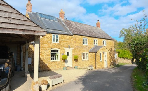 House in Barford Saint Michael, England 1