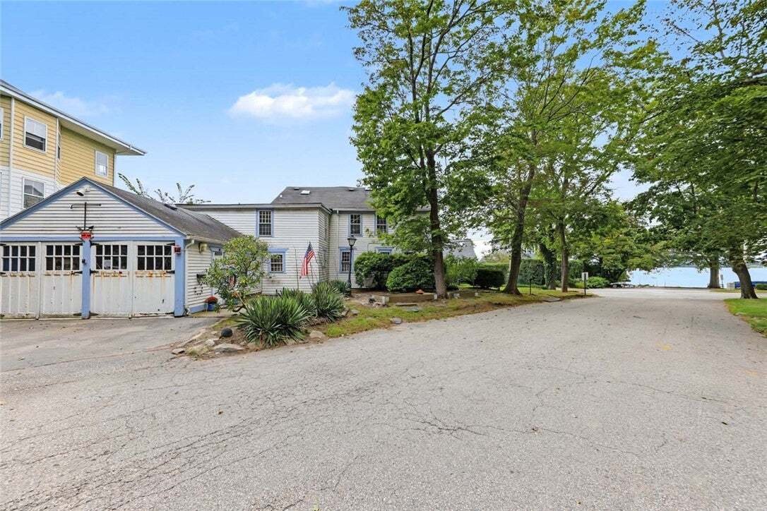 House in Bristol, Rhode Island, United States 4 - 18942011