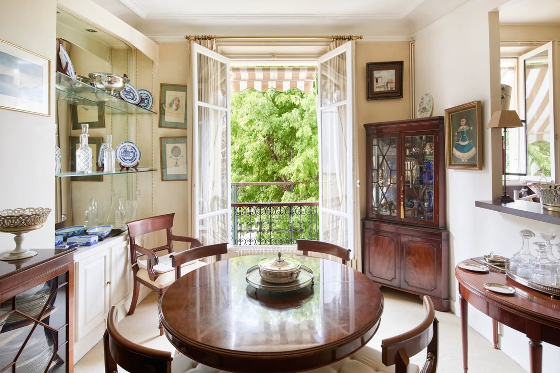 Apartment in Porte Dauphine, Paris 16e Arrondissement, Paris 2 - 18942507