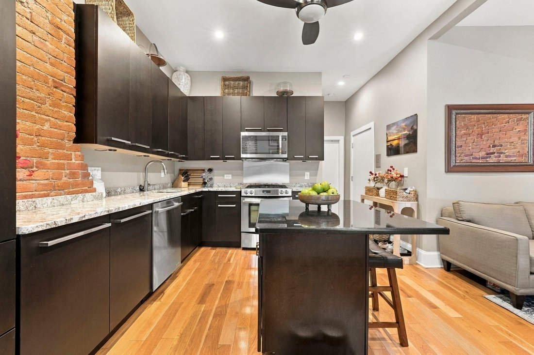 Co Op in Boston, Massachusetts, United States 3 - 18943742