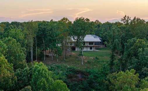 House in Mount Pleasant, Tennessee, United States 1