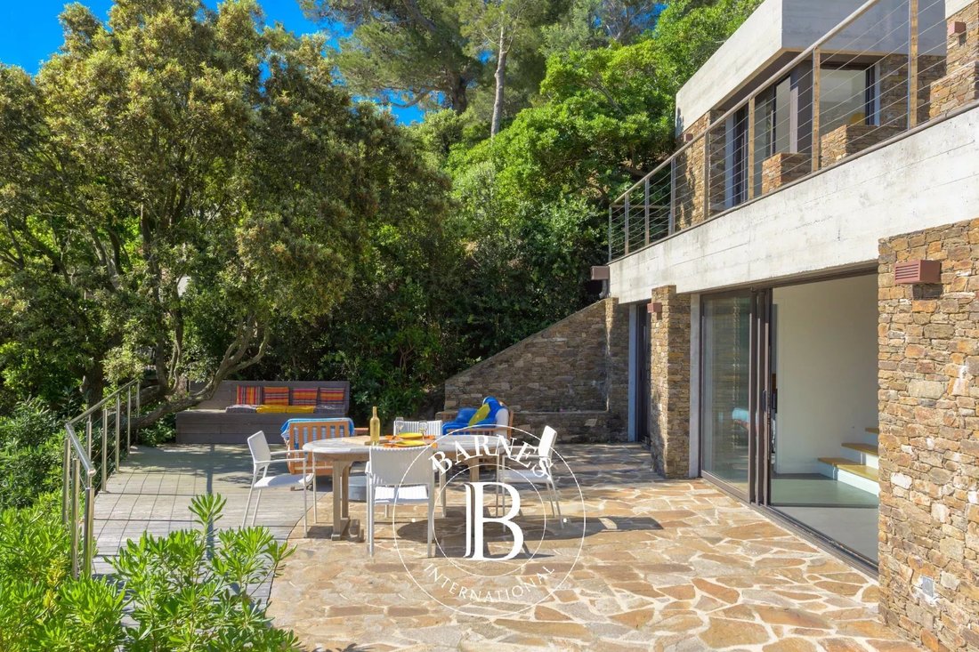 Villa in Sud Ouest, Bormes-les-Mimosas, France 1 - 18942097