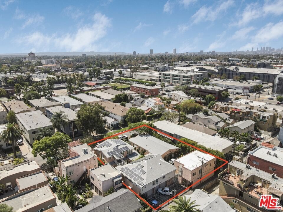 Los Angeles, California, United States 1 - 18942135
