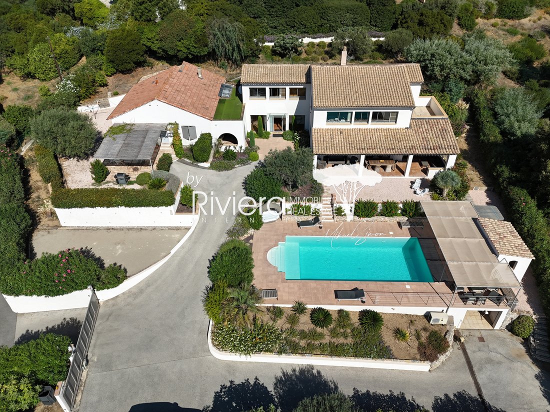 Estate in Nord, Cavalaire-sur-Mer, France 3 - 18940769