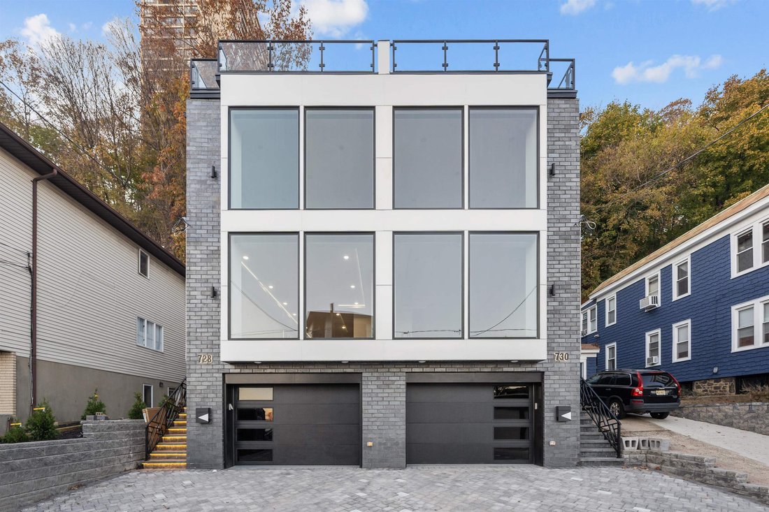 Townhouse in Edgewater, New Jersey, United States 1 - 18944723