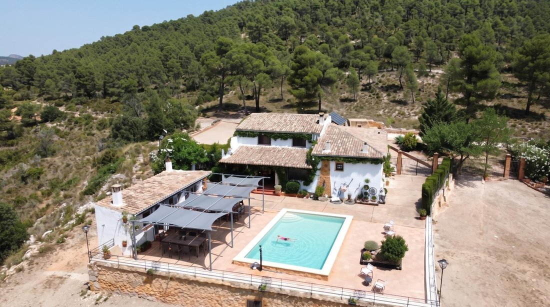 Villa in Onil, Valencian Community, Spain 1 - 18943868