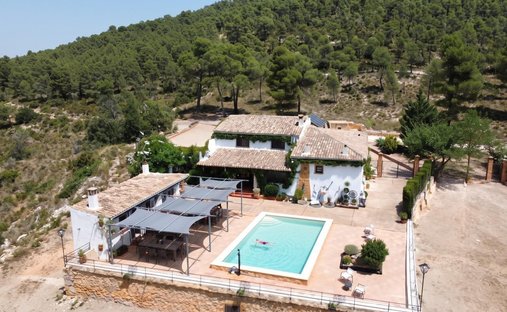 Villa in Onil, Valencian Community, Spain 1