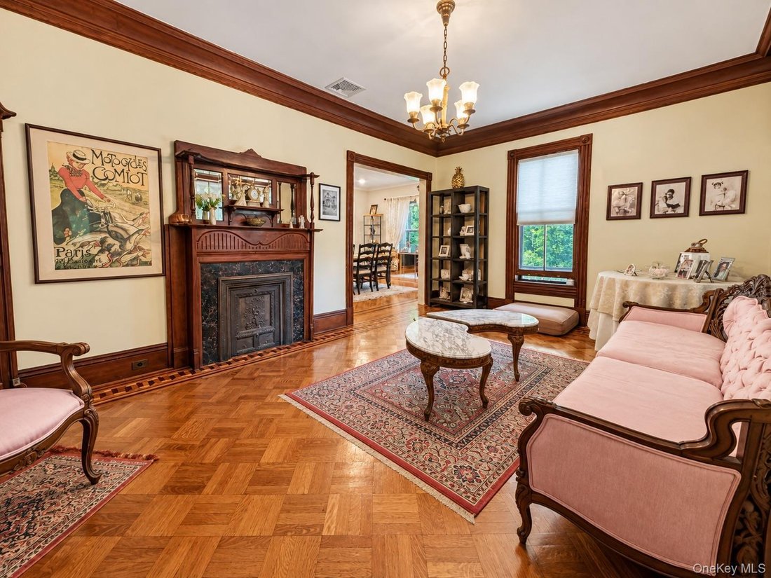 House in East Williston, New York, United States 3 - 18939500