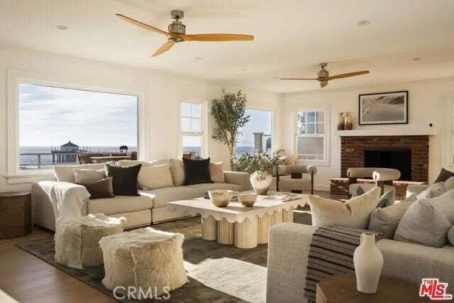 Manhattan Beach, California, United States 4 - 17633285