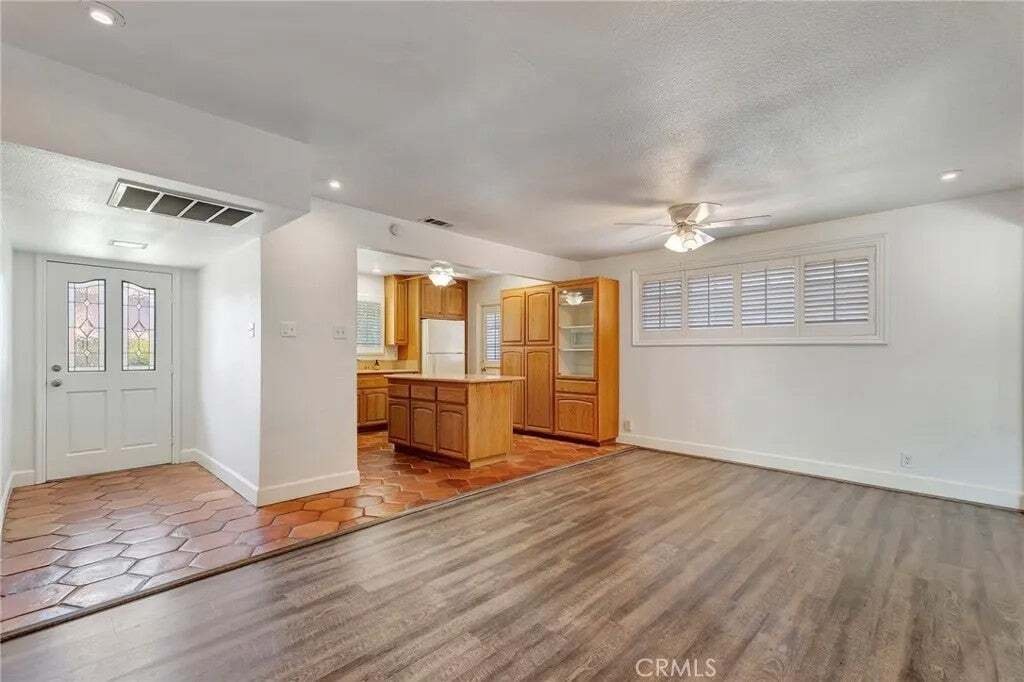 House in Signal Hill, California, United States 3 - 18638242