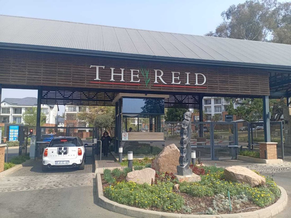 Apartment in Linbro Park, Gauteng, South Africa 1 - 18944720