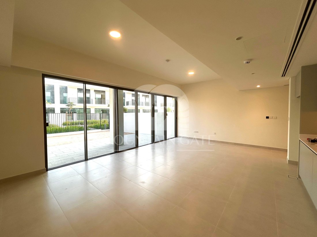 Townhouse in Ud al Bayda, Dubai, United Arab Emirates 1 - 18940556