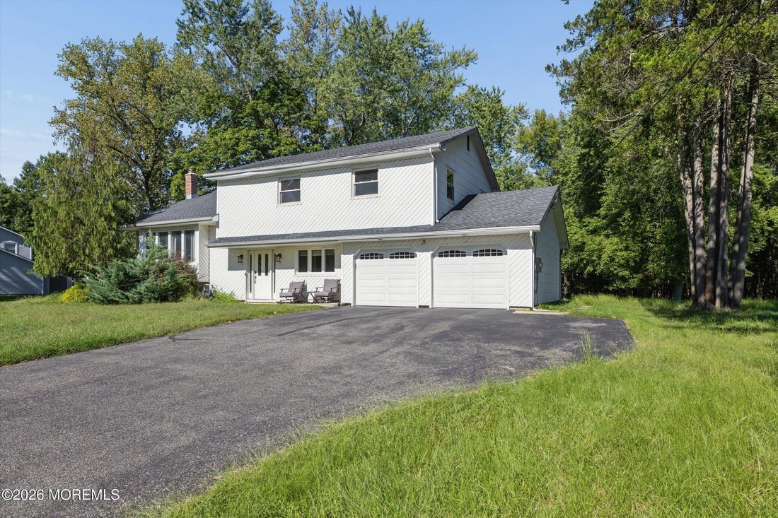 House in Marlboro Township, New Jersey, United States 1 - 18939341