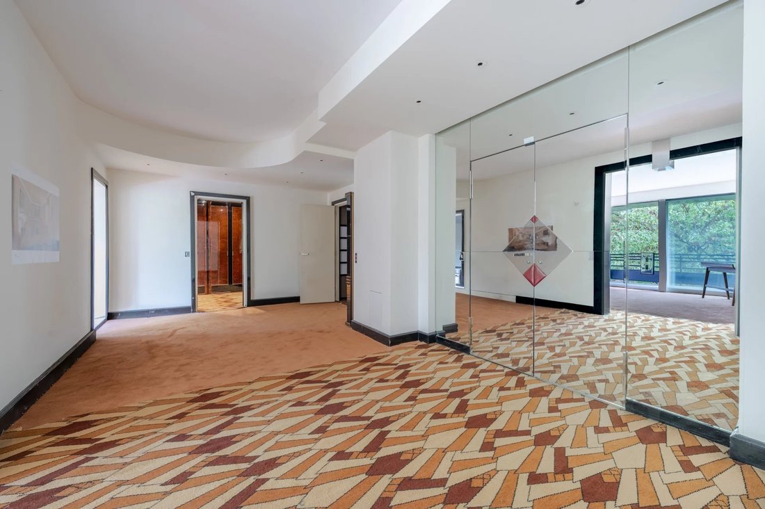 Apartment in Saint James-Général Koenig, Neuilly-sur-Seine, France 4 - 18939991