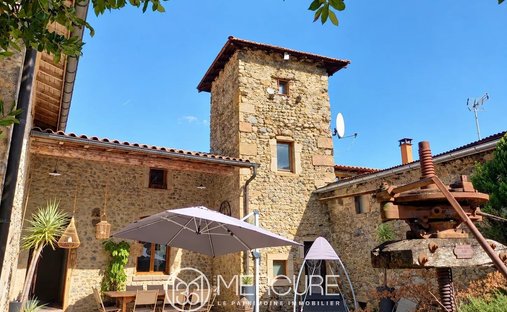 House in Saint-Pierre-de-Bœuf, Auvergne-Rhône-Alpes, France 1