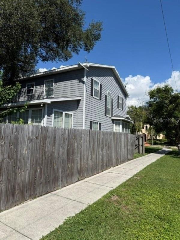 House in Tampa, Florida, United States 5 - 18939844