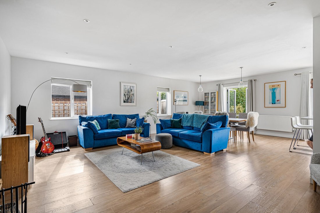 House in Lower Bourne, England 2 - 18942210