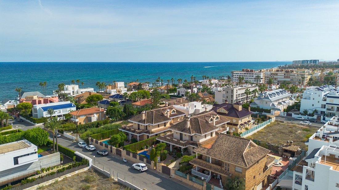 Villa in Torrevieja, Valencian Community, Spain 2 - 16038063