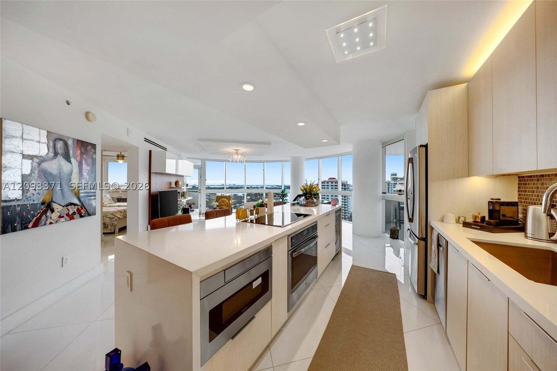 Condo in Miami Beach, Florida, United States 5 - 18937021