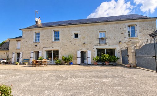 House in Beaumont-en-Véron, Centre-Val de Loire, France 1