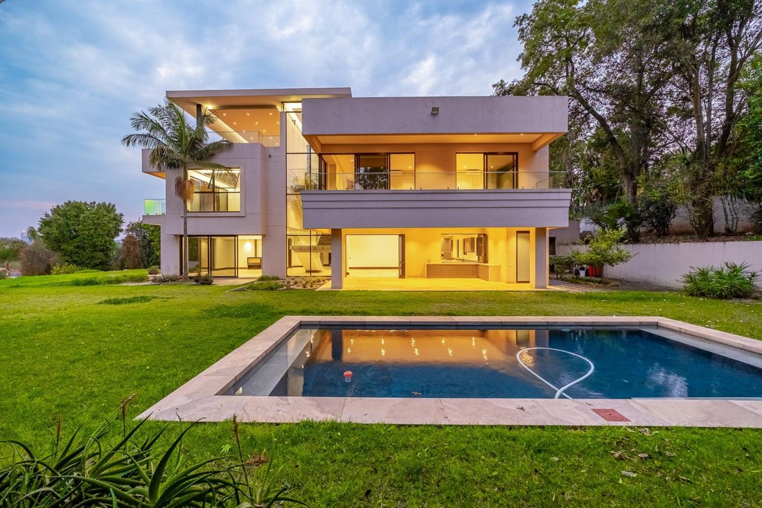 House in Bryanston, Gauteng, South Africa 5 - 18943957
