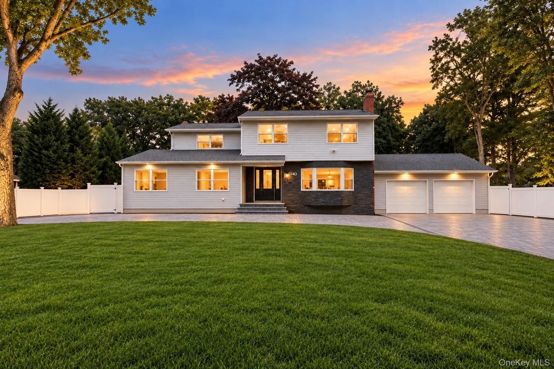 House in Huntington Station, New York, United States 1 - 18945058