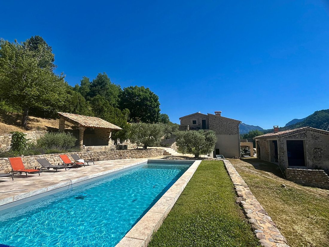 Villa in Nibles, Provence-Alpes-Côte d'Azur, France 2 - 18941058