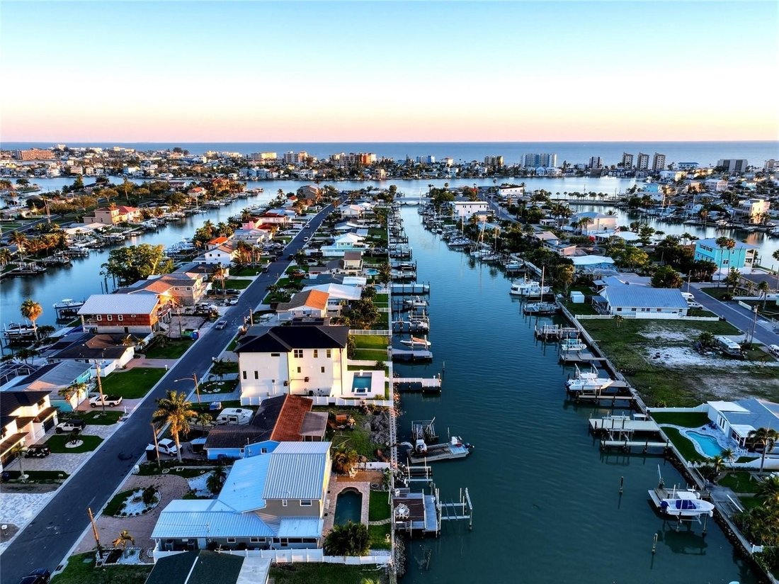 House in Madeira Beach, Florida, United States 3 - 18945191