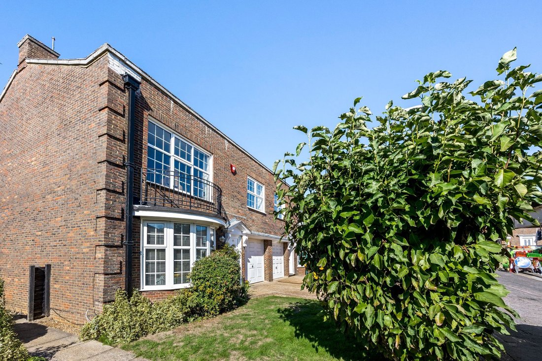 House in Hove, England 2 - 16666506