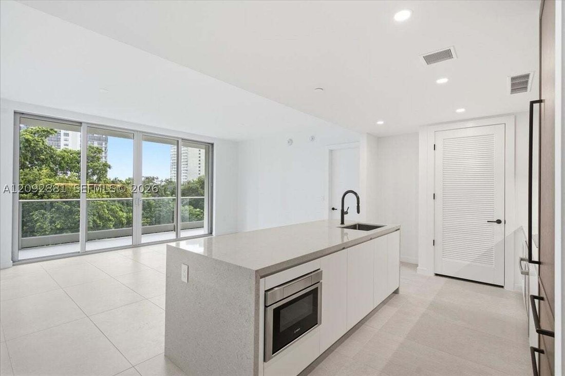 Condo in Miami, Florida, United States 1 - 18939792