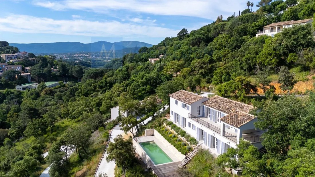 Villa in Grimaud, Provence-Alpes-Côte d'Azur, France 1 - 18437982