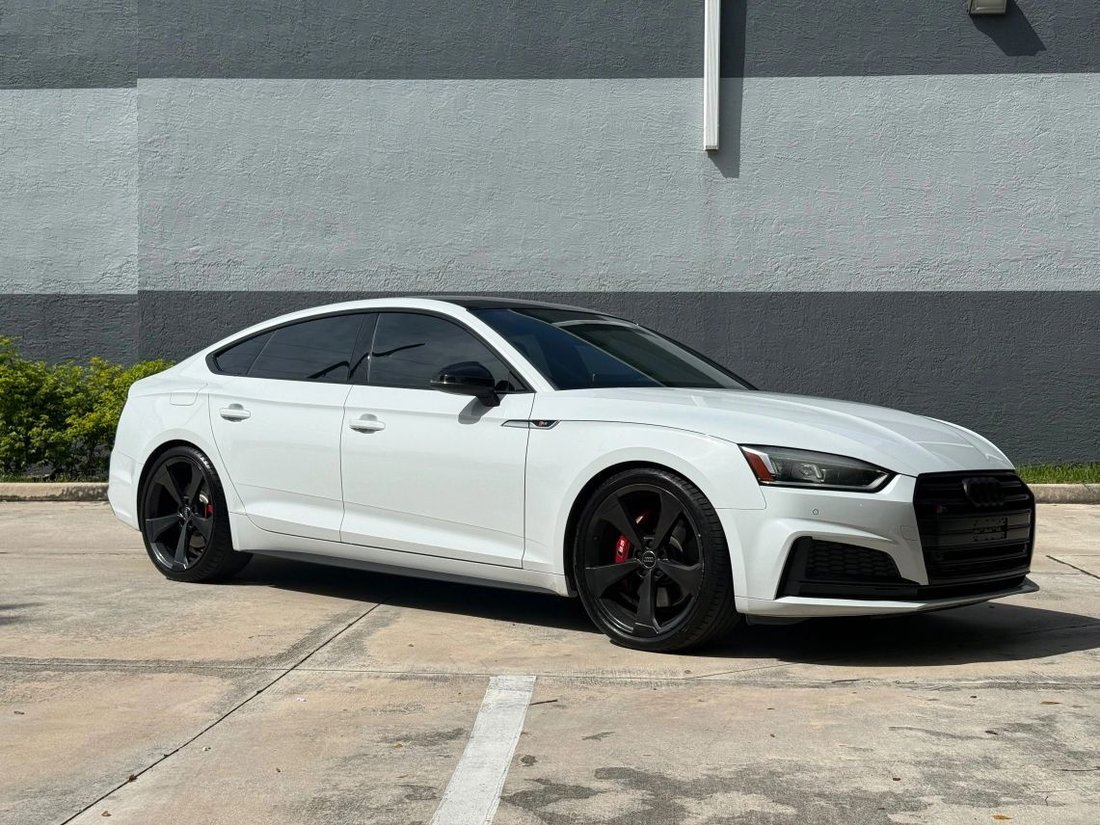 Sedan in Hollywood, FL, United States 1 - 18944588