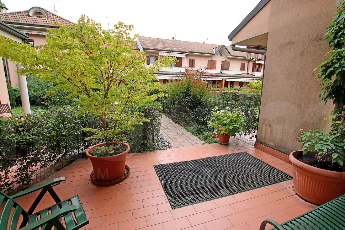 House in Arese, Lombardy, Italy 3 - 18942456