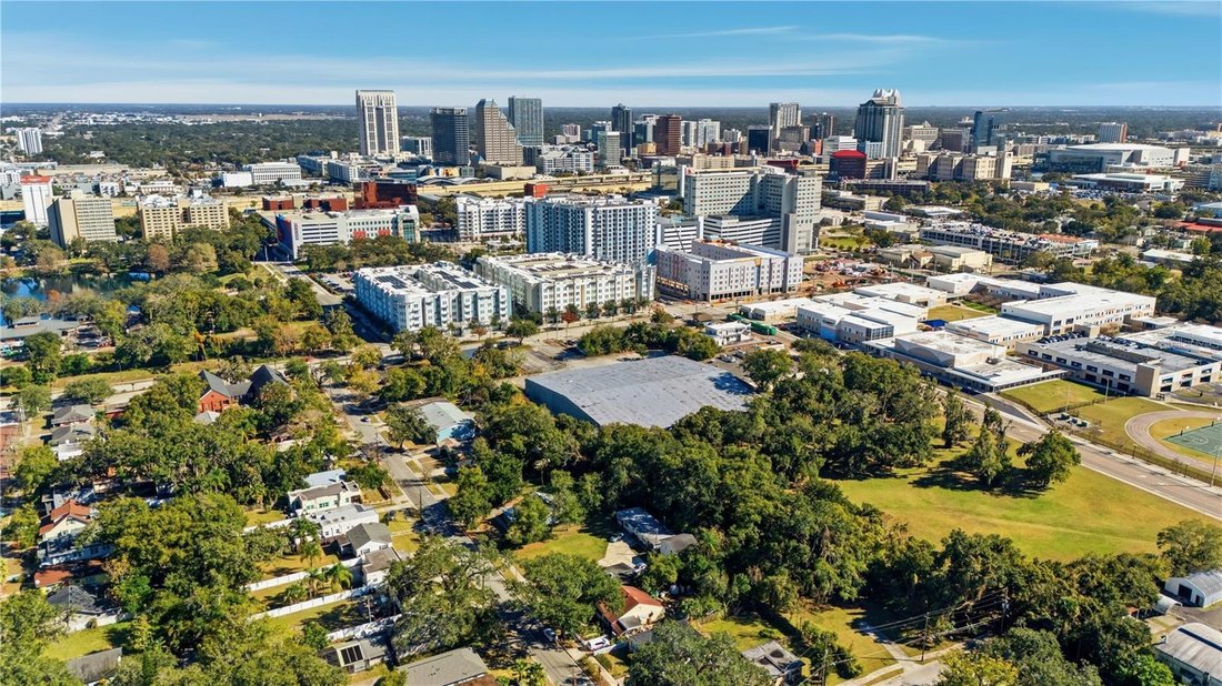 Orlando, Florida, United States 2 - 18942954