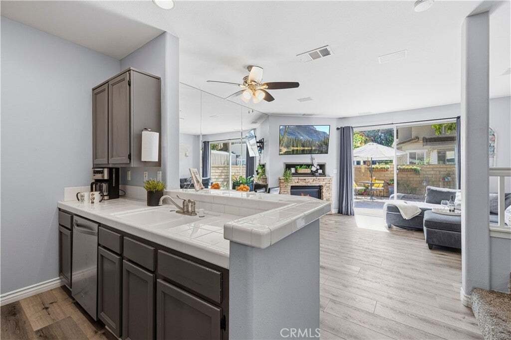 Townhouse in Santa Clarita, California, United States 3 - 18944033