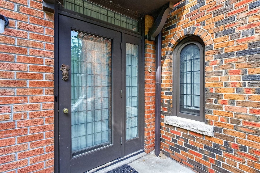House in Toronto, Ontario, Canada 5 - 18940977