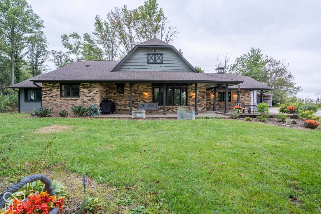 House in Fountaintown, Indiana, United States 1 - 18939518