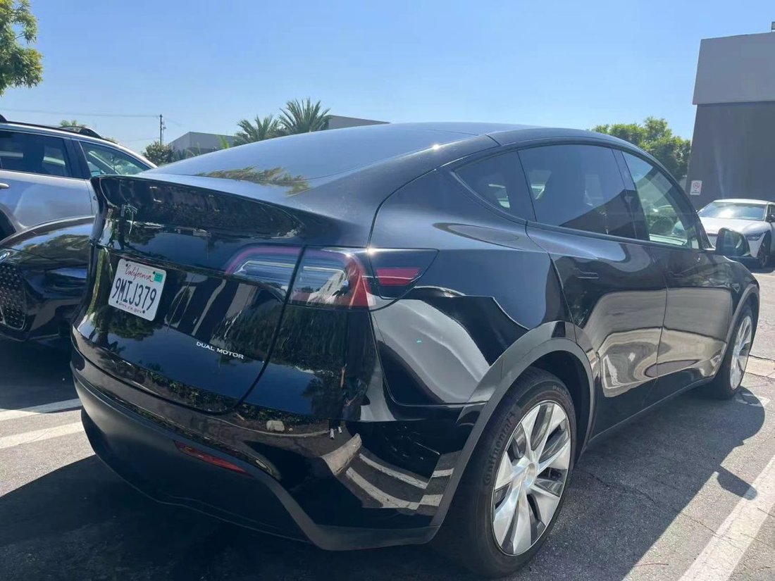 Suv in Costa Mesa, CA, United States 2 - 18944455