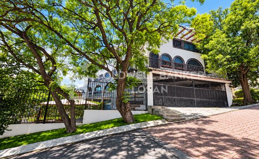 House in Naucalpan de Juárez, State of Mexico, Mexico 1