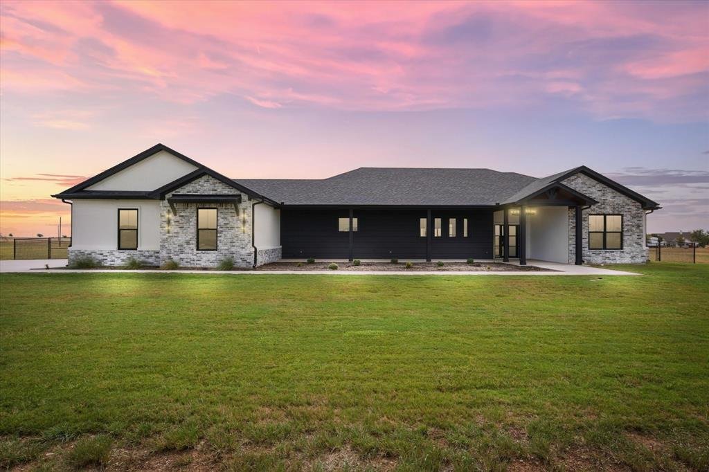 House in Crawford, Texas, United States 1 - 18943622