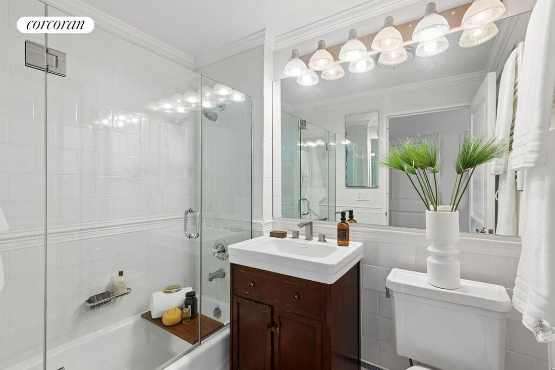 Condo in New York, New York, United States 5 - 18944896