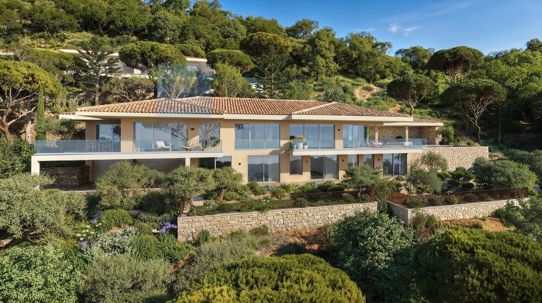 Villa in Grimaud, Provence-Alpes-Côte d'Azur, France 1 - 18940396