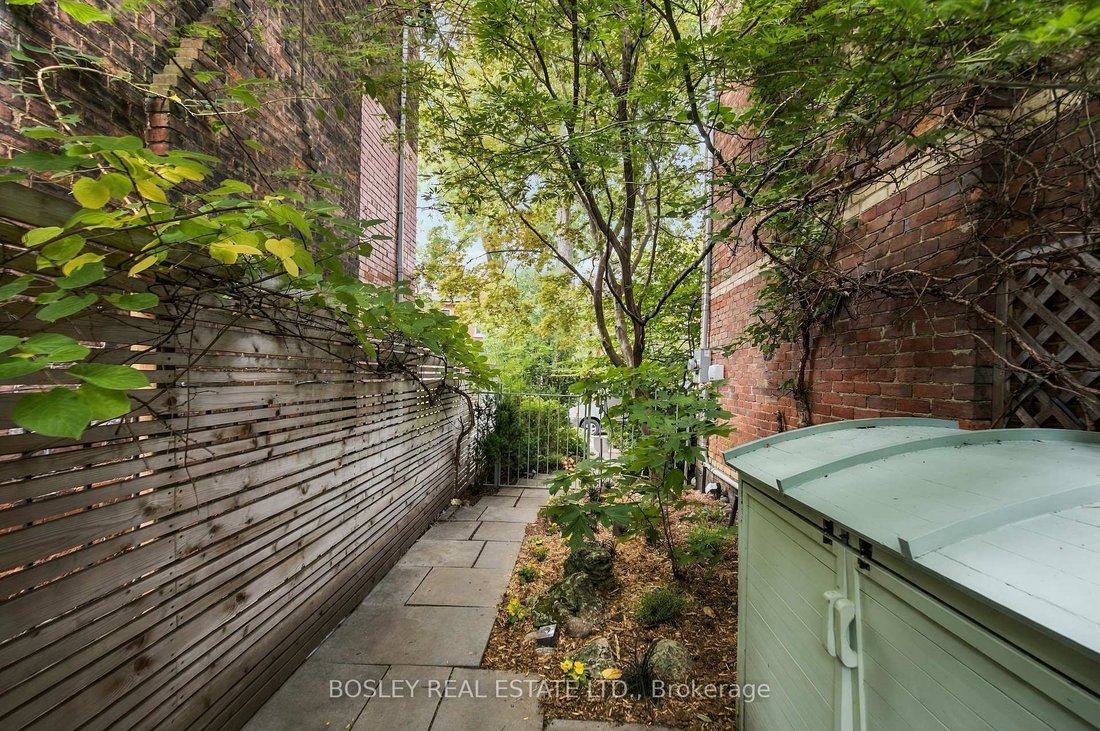 Townhouse in Toronto, Ontario, Canada 5 - 18945137