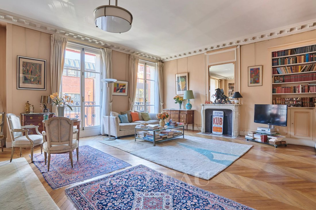 Apartment in Sorbonne, Paris 5e Arrondissement, Paris 1 - 18940326