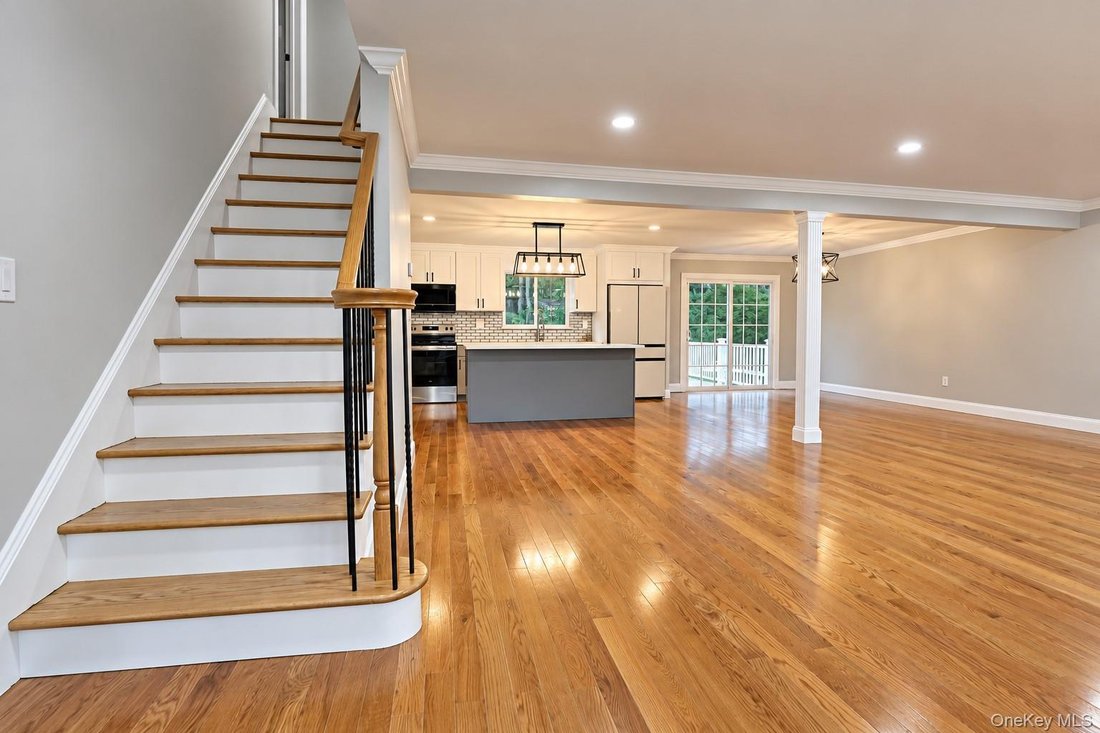 House in Huntington Station, New York, United States 2 - 18945058