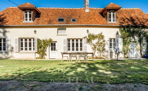 House in Saint-Léger-en-Yvelines, Ile-de-France, France 1