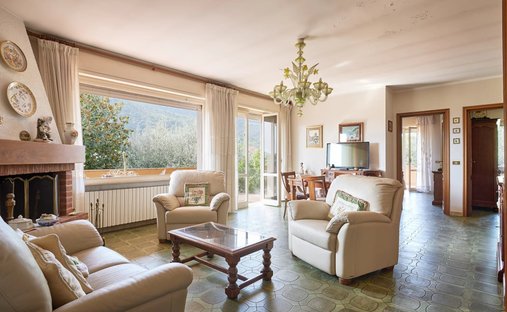 Villa in Villanova d'Albenga, Liguria, Italy 1