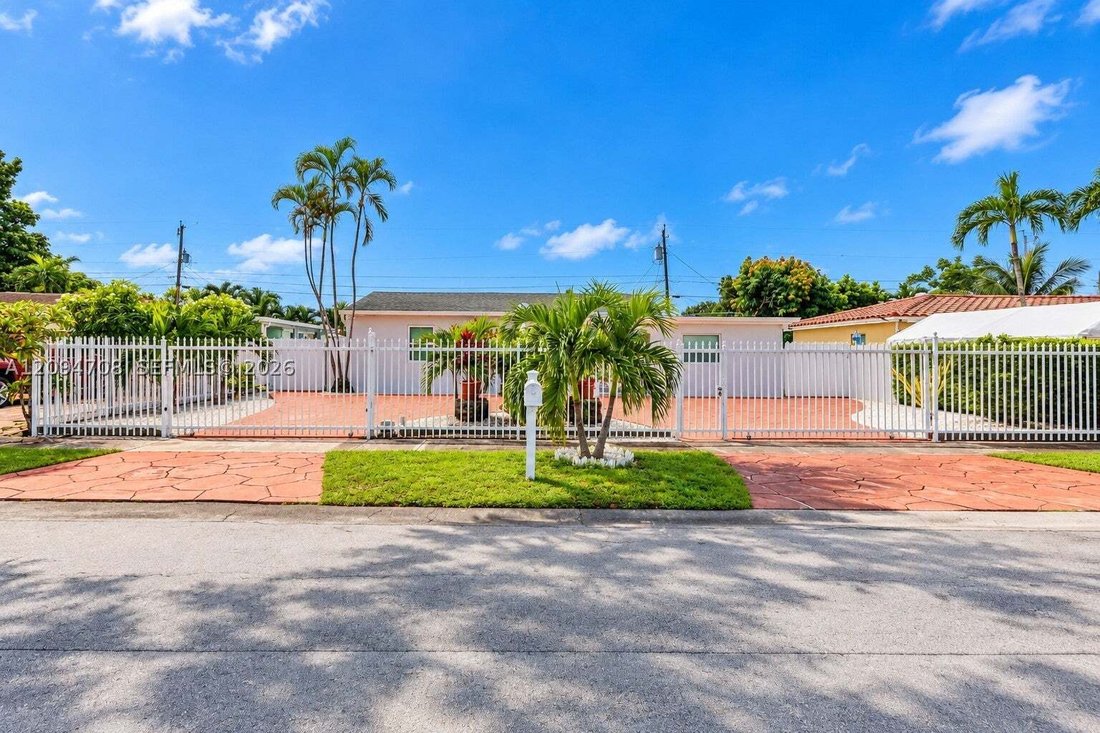 House in Miami, Florida, United States 1 - 18943057