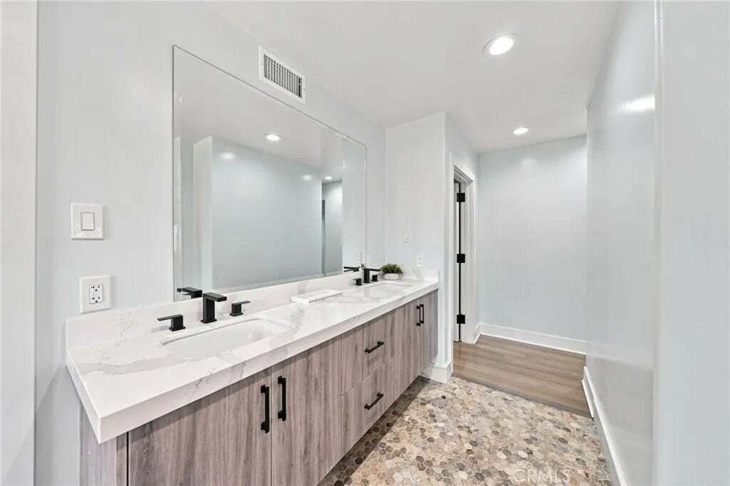 House in Los Angeles, California, United States 3 - 18559280
