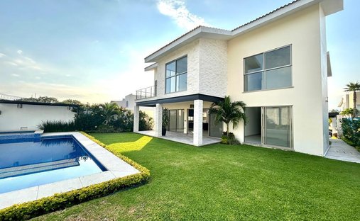House in Fraccionamiento Club de Golf Paraíso, Morelos, Mexico 1